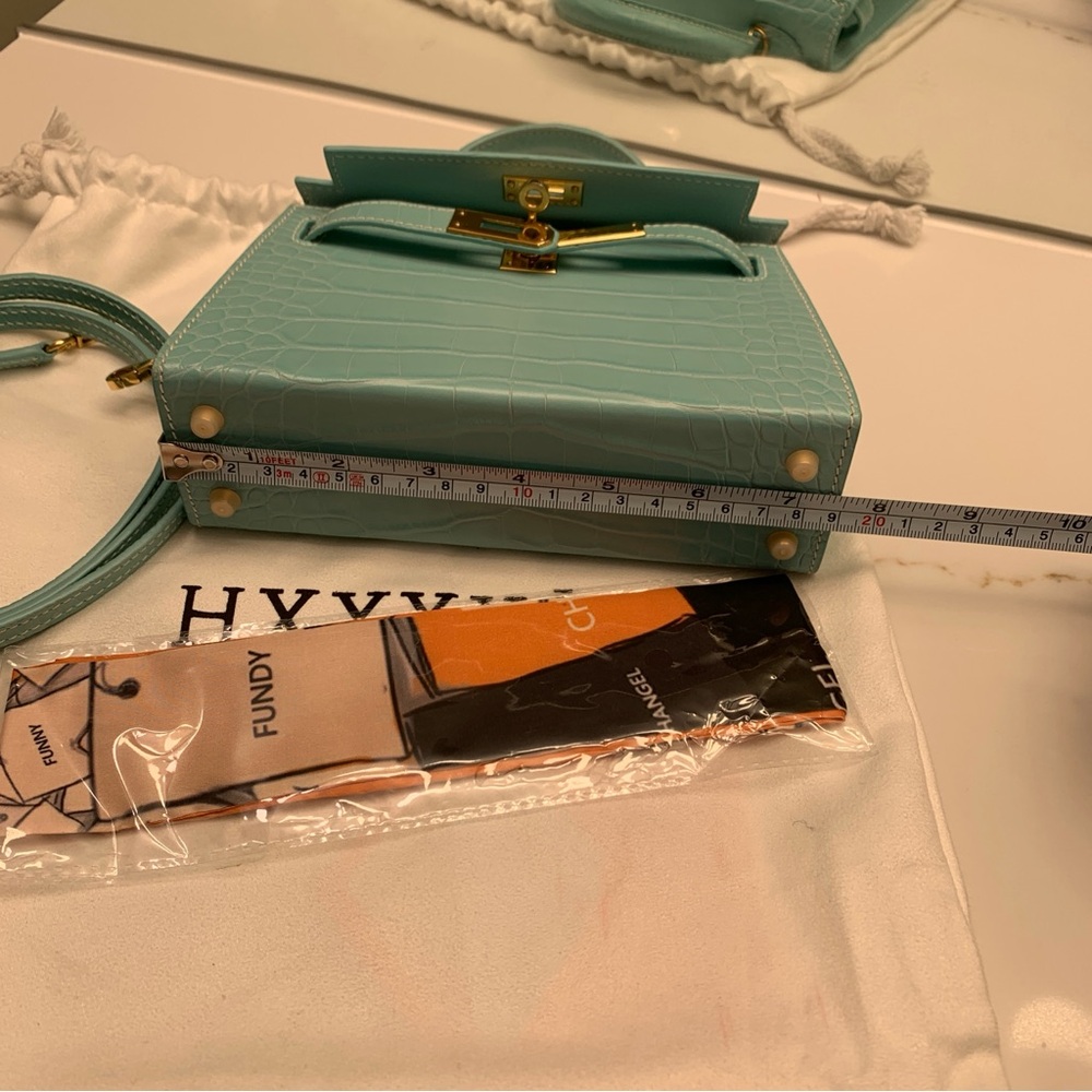 Crocodile Embossed Turquoise Handbag - Picture 4 of 6